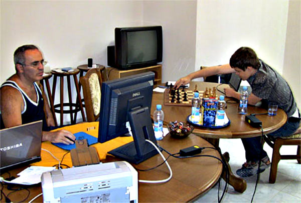 Kasparov-Carlsen-trenirovka.jpg